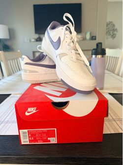 Worn Once! Women’s Nike Gamma Force   (8.0)