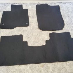 Brand New Genuine Authentic OEM 2023-2024 Honda CRV Black Carpet Floor Mat Set