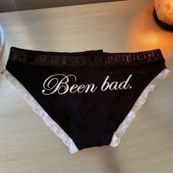 Nice BRAND NEW Victoria’s Secret Sexy Panty Size Small  🖤 