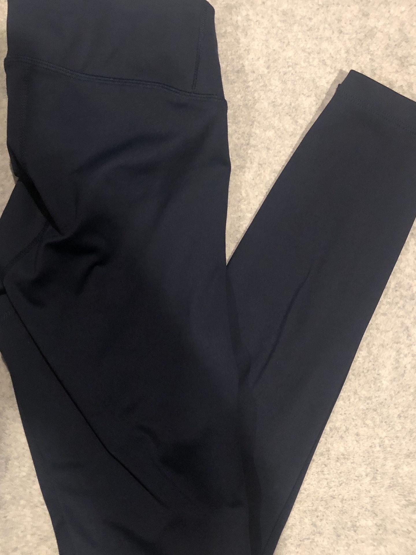 NWOT Women Nike Leggings, size S
