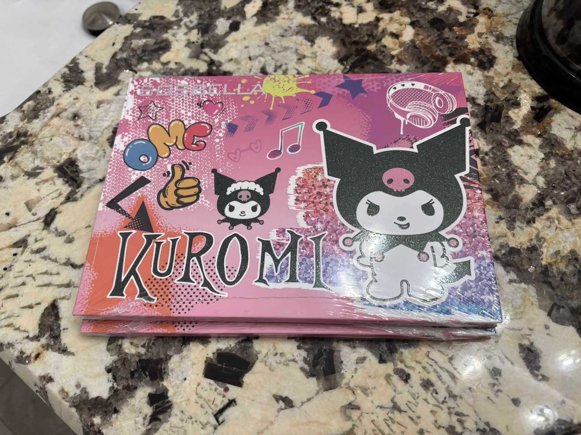 Kuromi-themed eyeshadow palette 