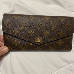 Brand New Louis Vuitton Sarah Wallet