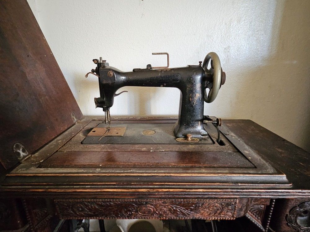 Antique Vintage Sewing Machine