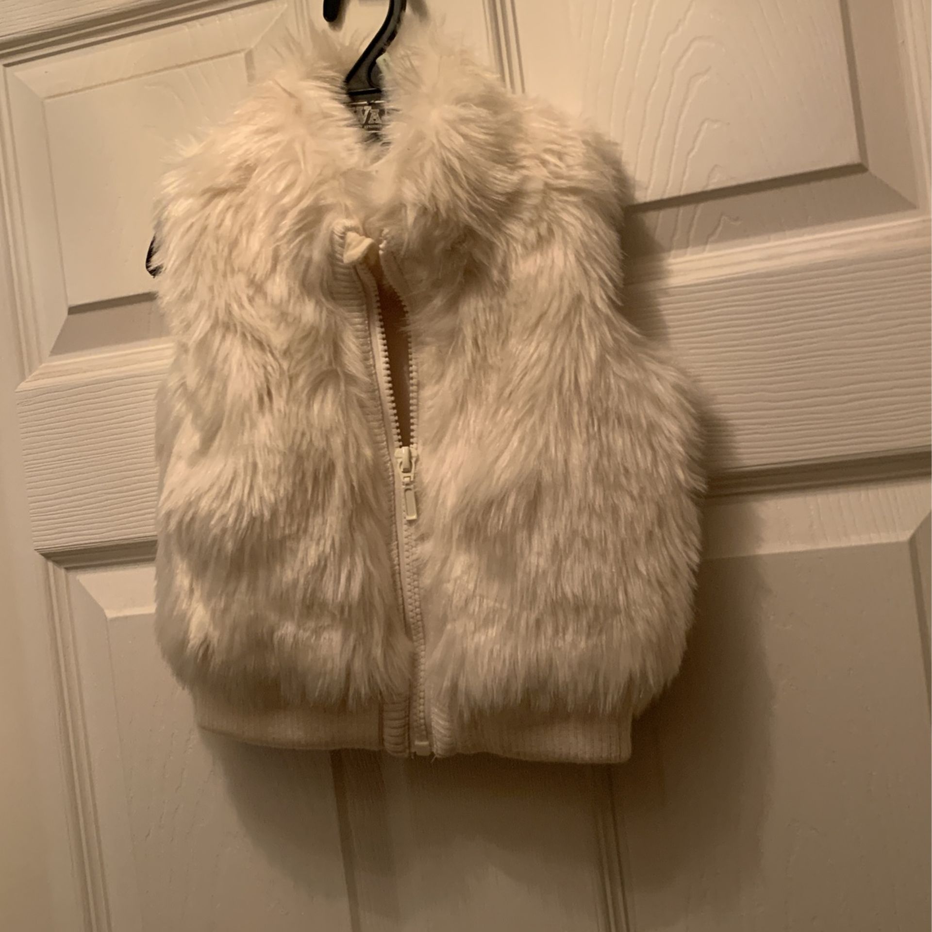 Infant Girls Fur Vest Size 12mos