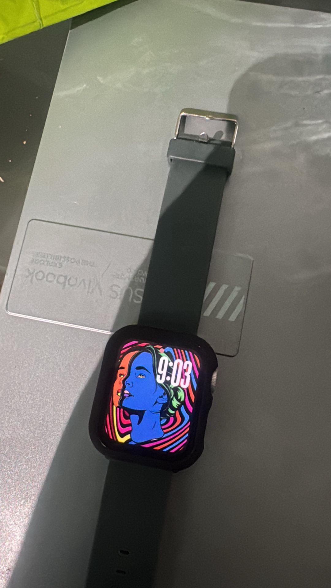 Apple Watch SE 2/ Comes With Charger