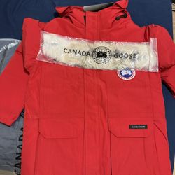 Men’s Canada Goose Expedition Parka Red Never Worn L