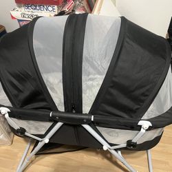 Bassinet with Enclosure 