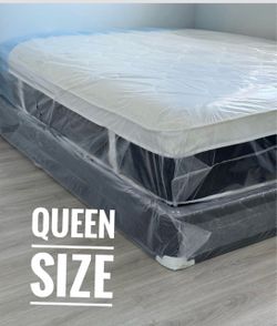 Queen Plush Pillow Top Bed Set $239