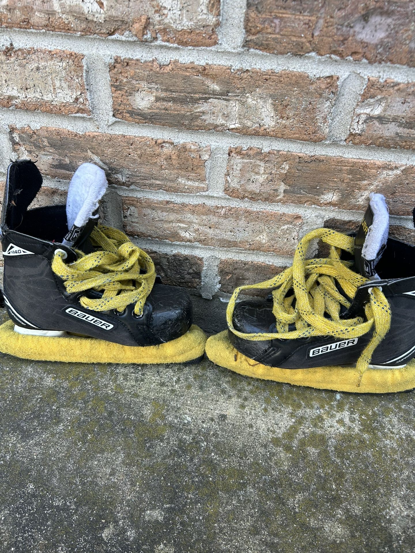 Bauer Hockey Skates Youth Size 12