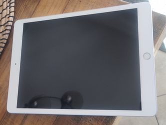 IPAD 7 Wi-FI FOR PARTS ALL ORIGINAL