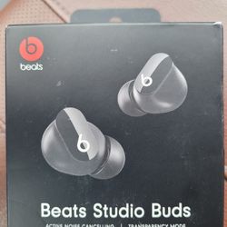 BEATS STUDIO BUDS. BLACK  NEW ORIGINALS  IN THE PACKAGE 