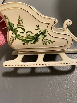 Porcelain Christmas Slei