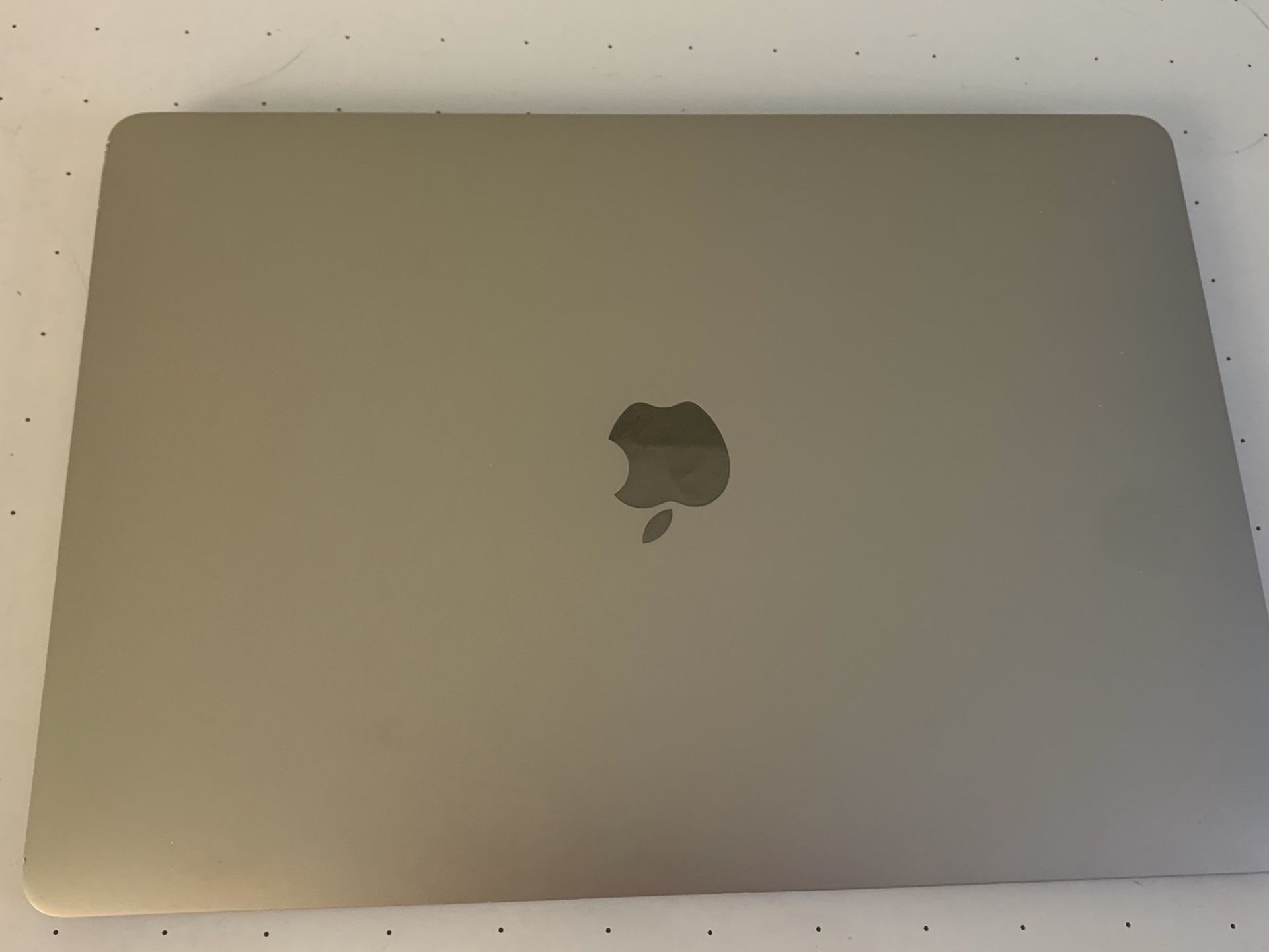 2018 Macbook Air 13.3” Space Grey 1.6hz / 8gb / 128 ssd