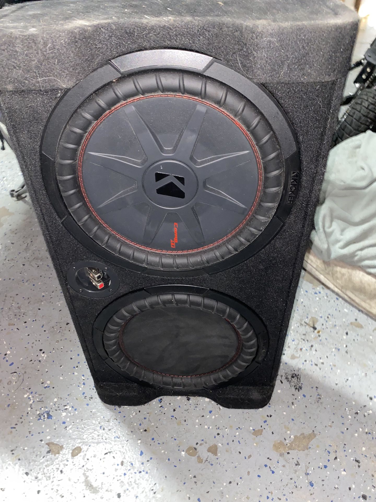The 2 12inch Kicked Subs With Box