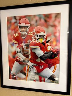 Must Sell! Patrick Mahomes & Hill Autographed 16x10