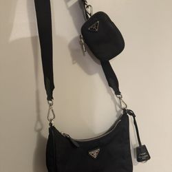 PRADA Re-Edition 2005 in Strap Shoulder Bag Small Black Nylon