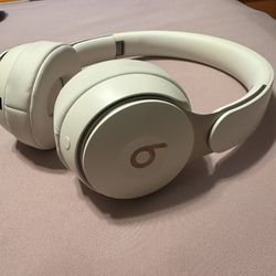 Beats Solo Pro Noise Cancelation 