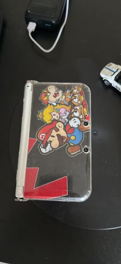 White Nintendo 3DS XL in excellent condition