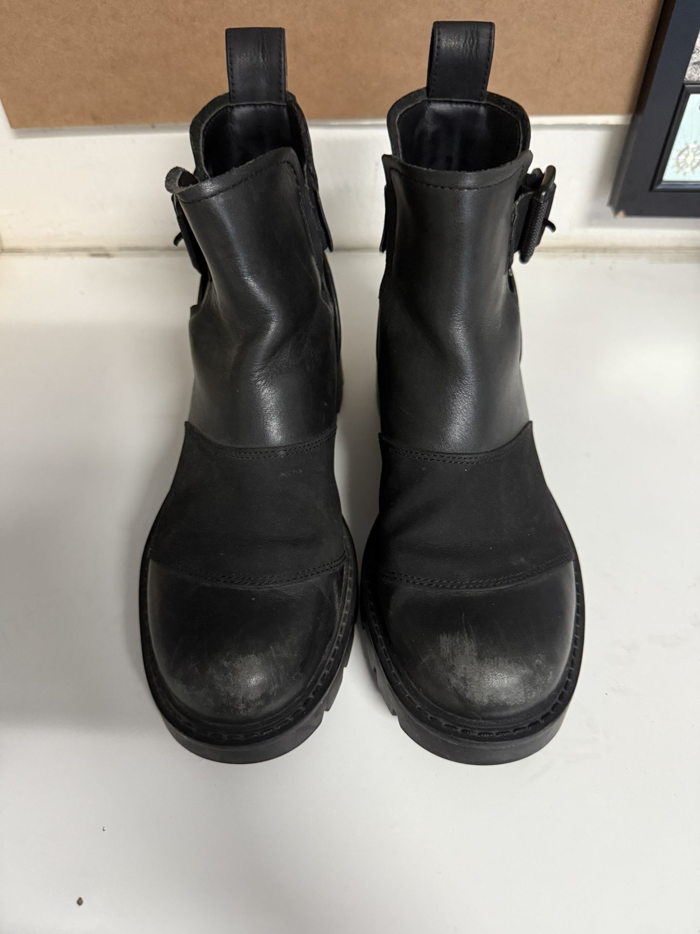 Women’s UGGs Black Ankle Boots Size 7