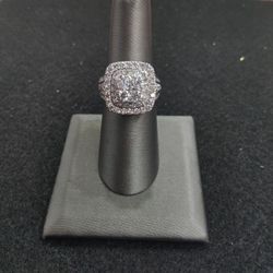 Ladies Diamond Ring 