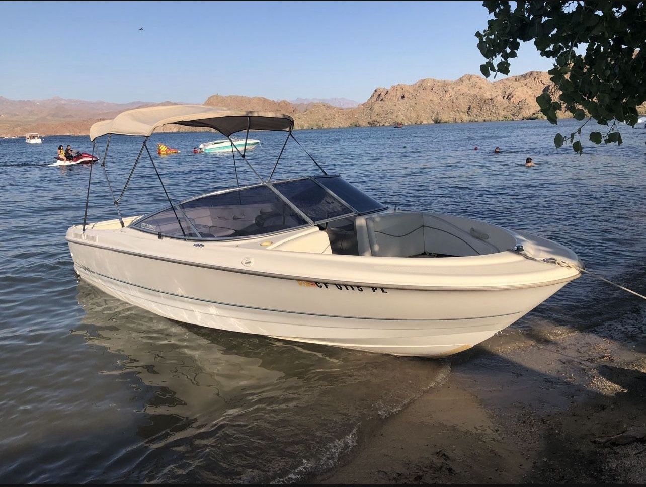 2000 Bayliner 2150 Capri