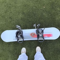 Vector Snowboard With Bindings