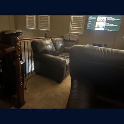 Leather Sofa And Loveseat +2 Recliners