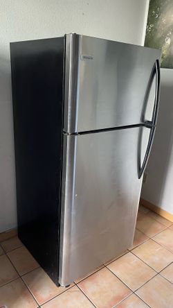 REFRIGERATOR FRIGIDAIRE 30”