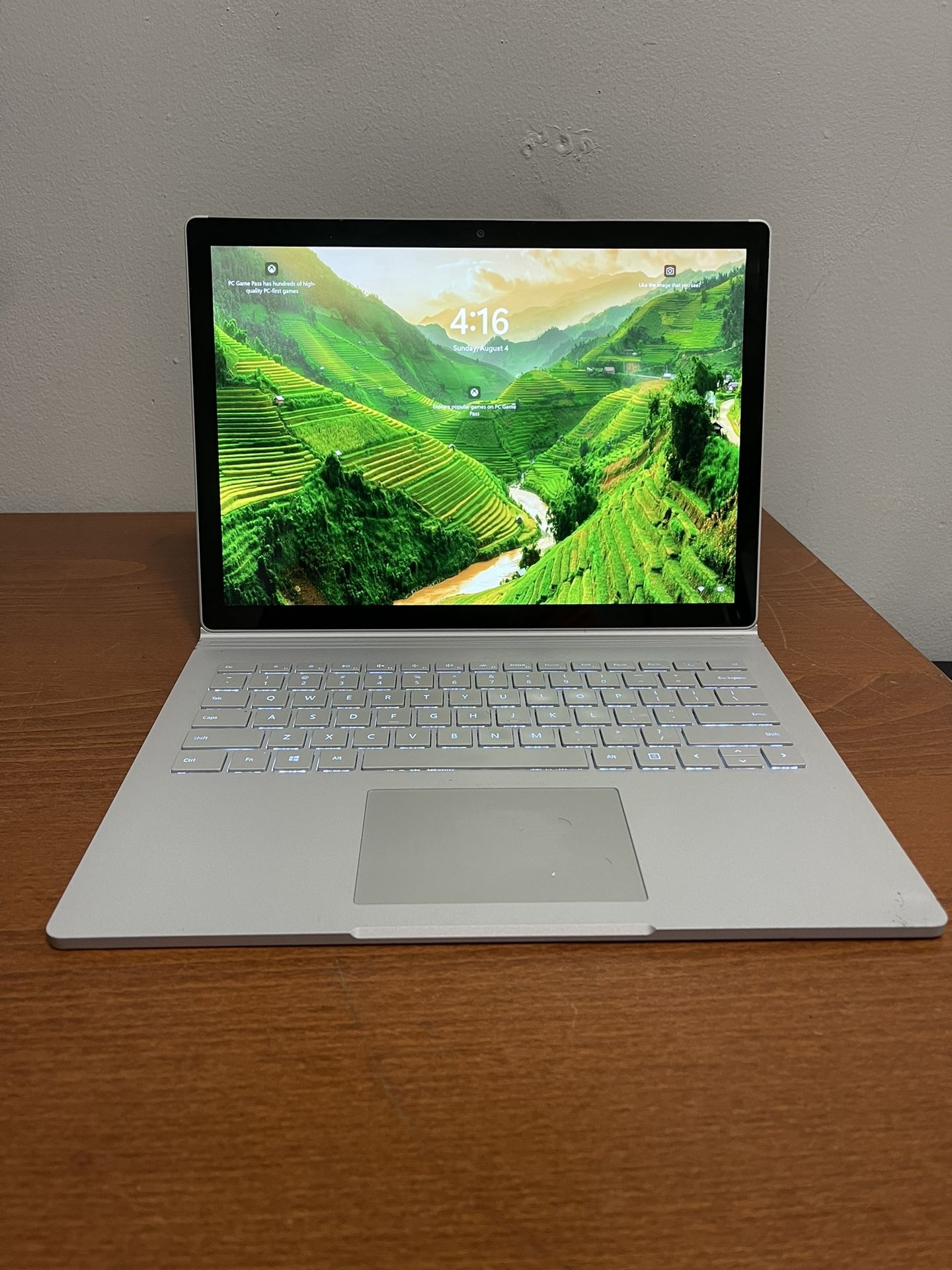 Microsoft Surface Book 2 Quad Core i5 1-90GHz 8GB Ram 256GB SSD Touchscreen