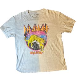 Def Leppard High N Dry Graphic Logo Gray/Beige Cotton Tee L/G brand new w/o tags