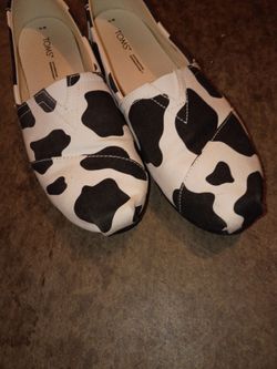 TOMS Cow Print Slip-On Shoes Size 11