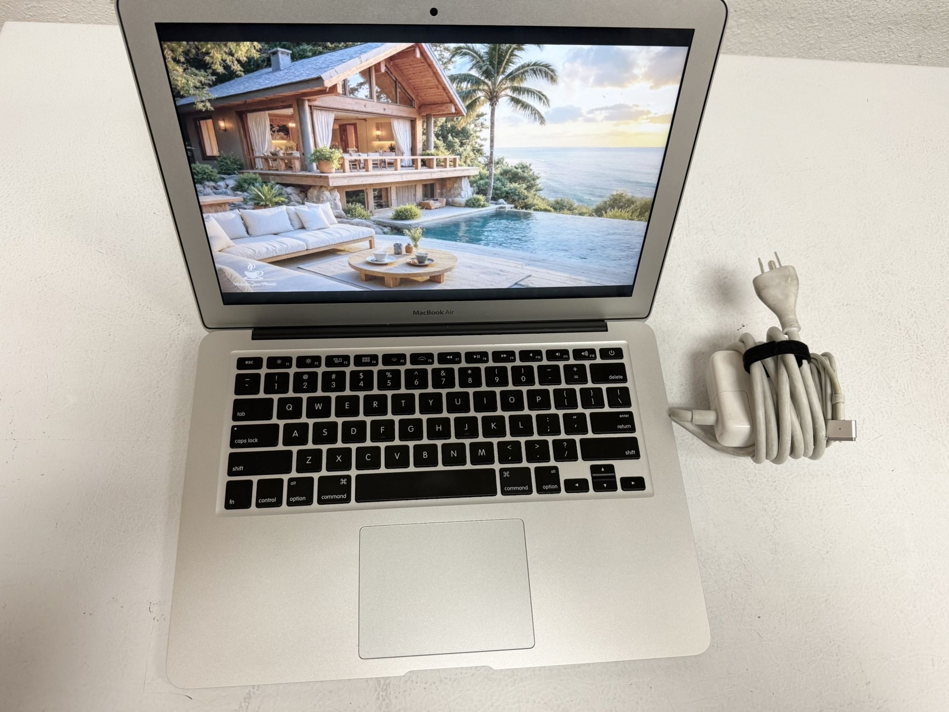 Apple 2017 MacBook Air 💻 13- Inch 2.2 GHz I7 8Gb/500 SSD Laptop 💻