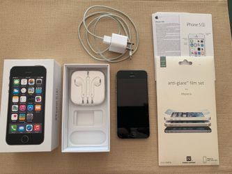 IPHONE 5S 16GB UNLOCKED WITH BOX, CHARGER,SCREEN PROTECTER,SPACE GRAY