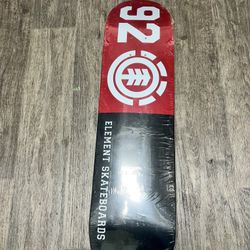 DGK And Element Deck Sz 8