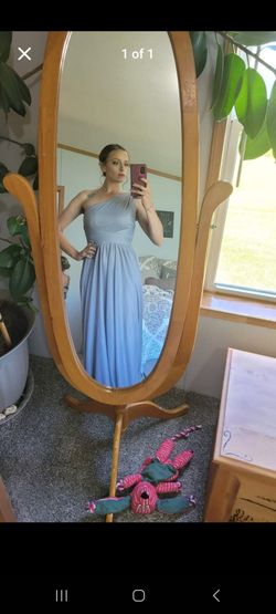 David's Bridal size 6 gown