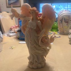 Angle statue
