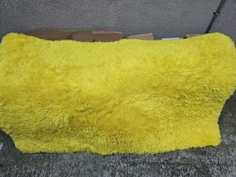 Yellow Fuzzy Rug 5x3.5 NEW
