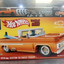 Hot Wheels Bricks Customβ62 Chevy pick Up