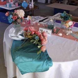 Beautiful Teal Green Table Runneres and 10 Round  White Tablecloths 