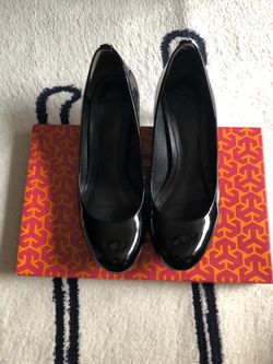 Tory Burch leah mid heel pump size 6.5