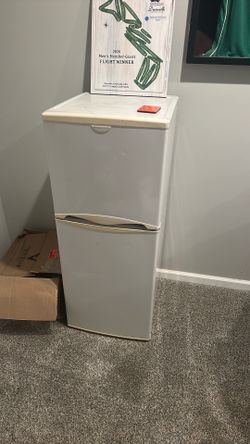 Frigidaire mid size fridge