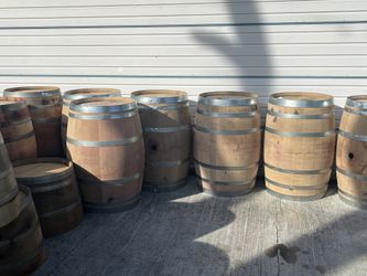Oak Barrels - Barriles $75