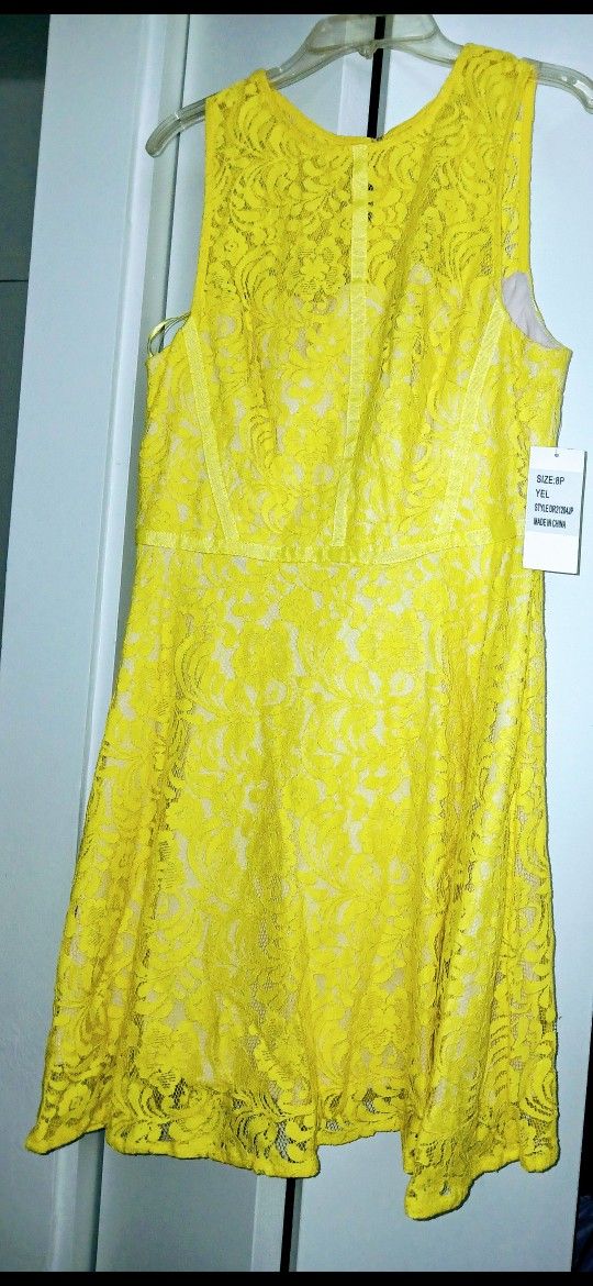 Womens Summer Dresses Or Shirts Or Uggs, Each At A Different Price Ask For Your Size
