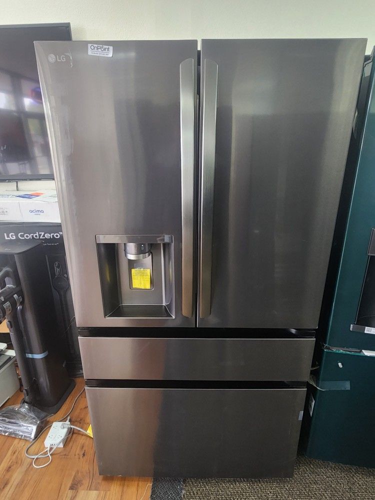29 cu. ft. SMART Standard Depth MAX French Door Refrigerator with Full Convert Drawer in Black Stainless Steel