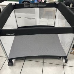 Joovy Room² Playard – Large Portable Playpen / Travel Bed with Carry Bag
