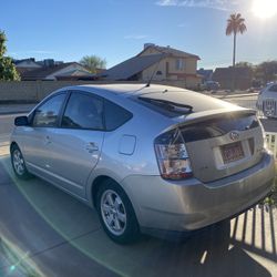 2004 Toyota Prius Hatchback 4D