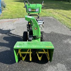 John Deere 1028E Snowblower 