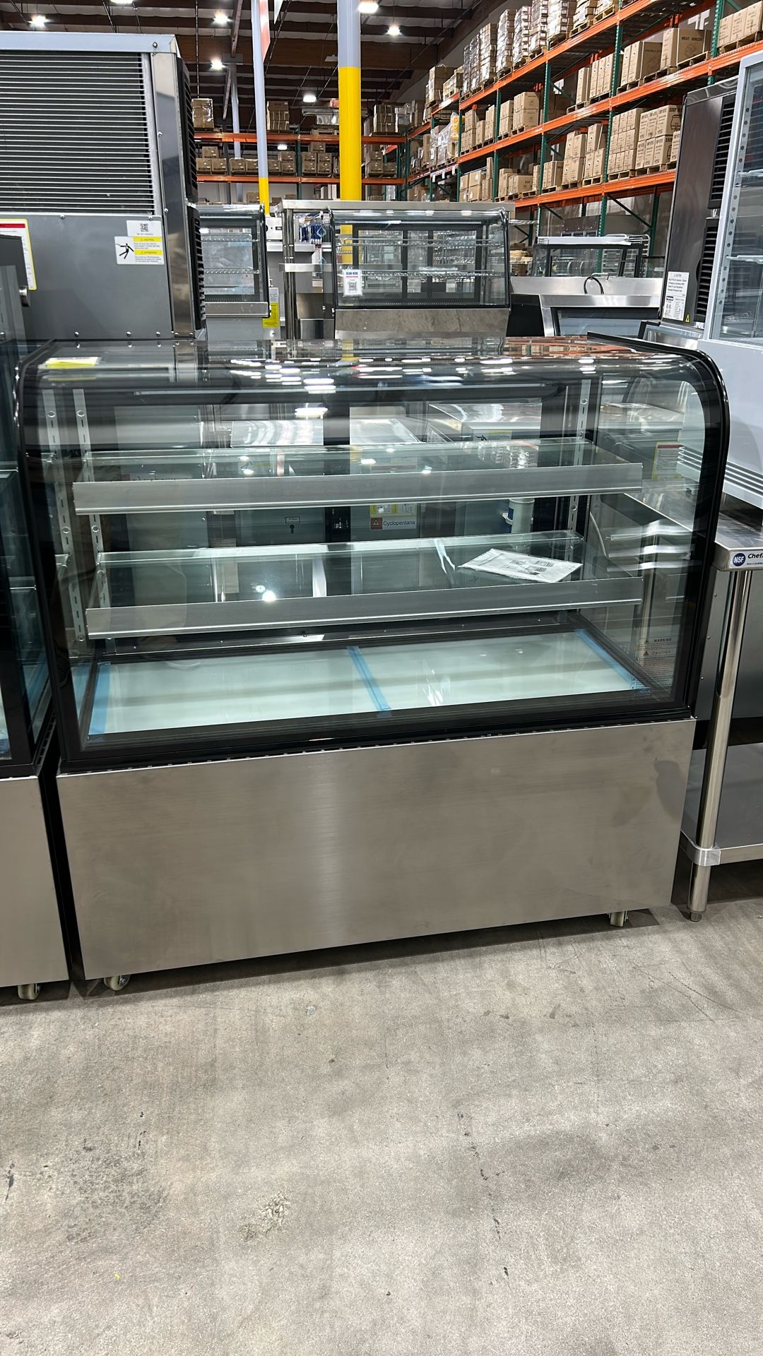 Polarman ARC-370Y 48″ Curved Glass Refrigerated Bakery Display Case With LED Lights