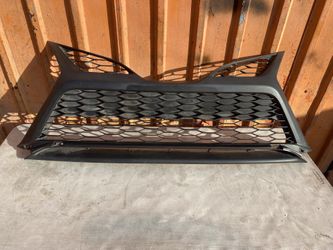 Toyota Camry Front center lower Bumper Grill  OEM  2020-2021