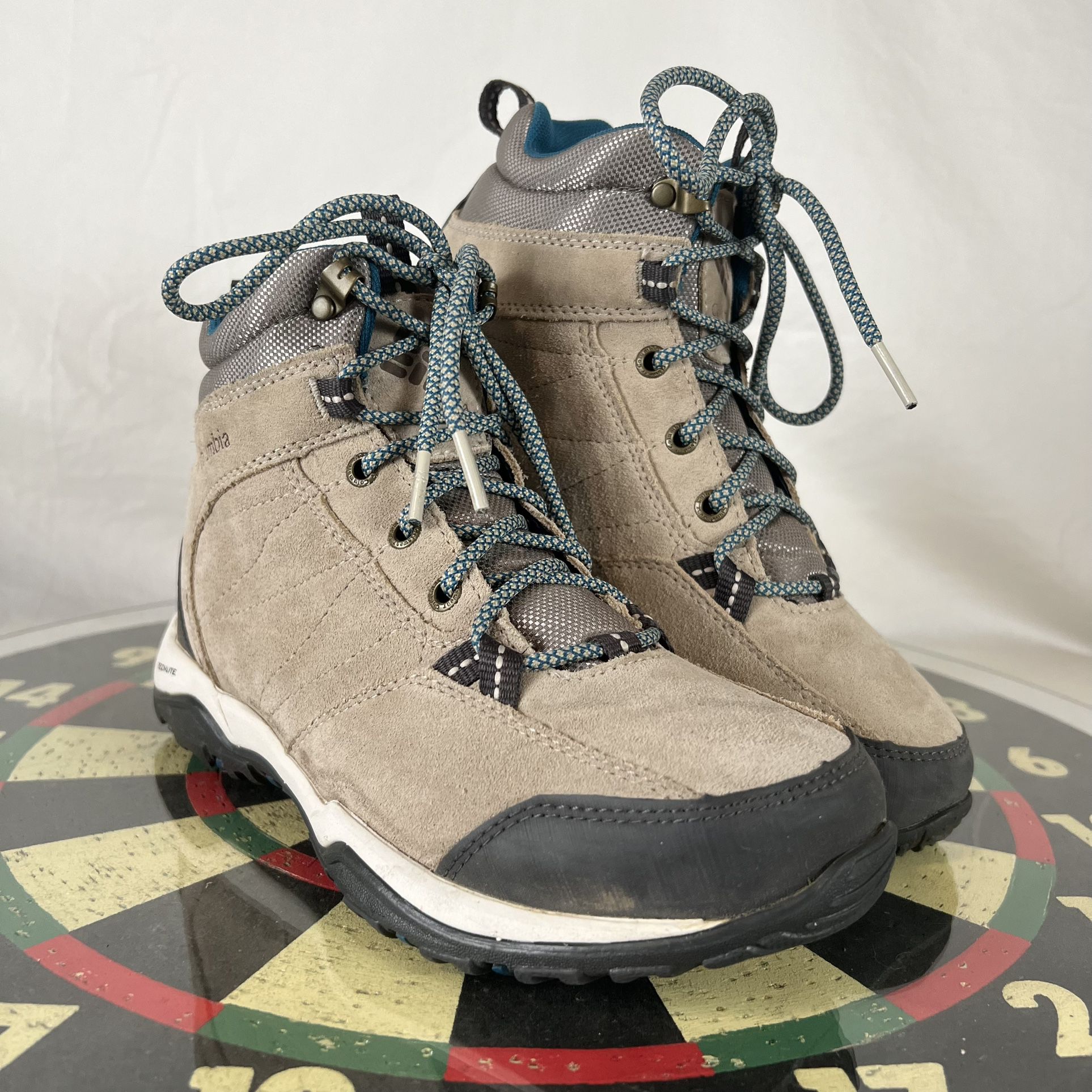 Columbia Mount Carmel Mid Hiking Waterproof Boots Tan Suede Women’s Size 7.5